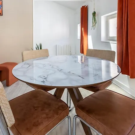 Апартаменты Le Post-retro, Hyper Centre, Avec Parking Gratuit Et Ascenseur