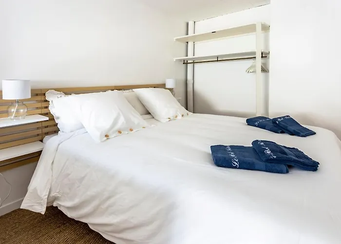 Le Post-retro, Hyper Centre, Avec Parking Gratuit Et Ascenseur Angouleme